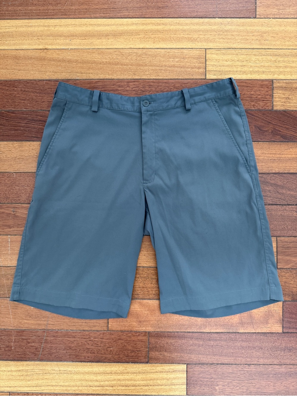 Nike Men's Flat Front Performance Dri-Fit Golf Shorts Gray Size 33
